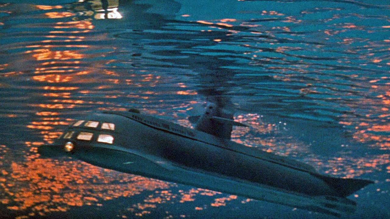 Voyage to the Bottom of the Sea — backdrops 1