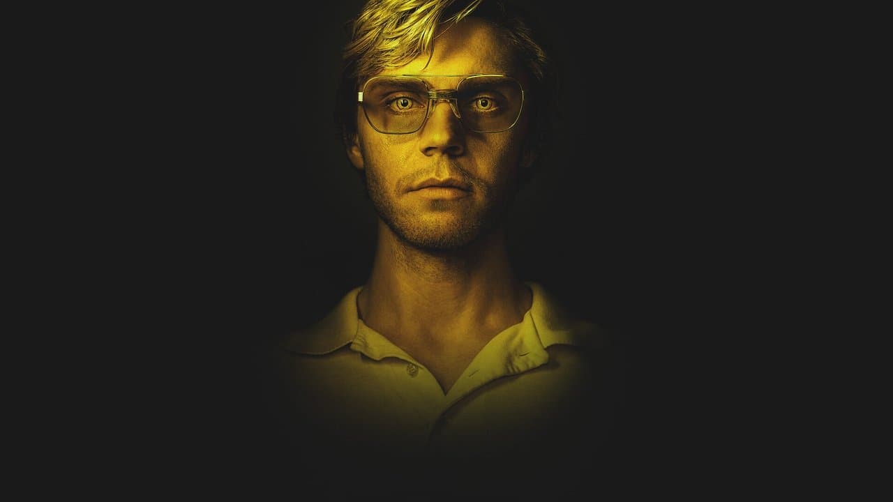 DAHMER - Monster: The Jeffrey Dahmer Story — backdrops 6