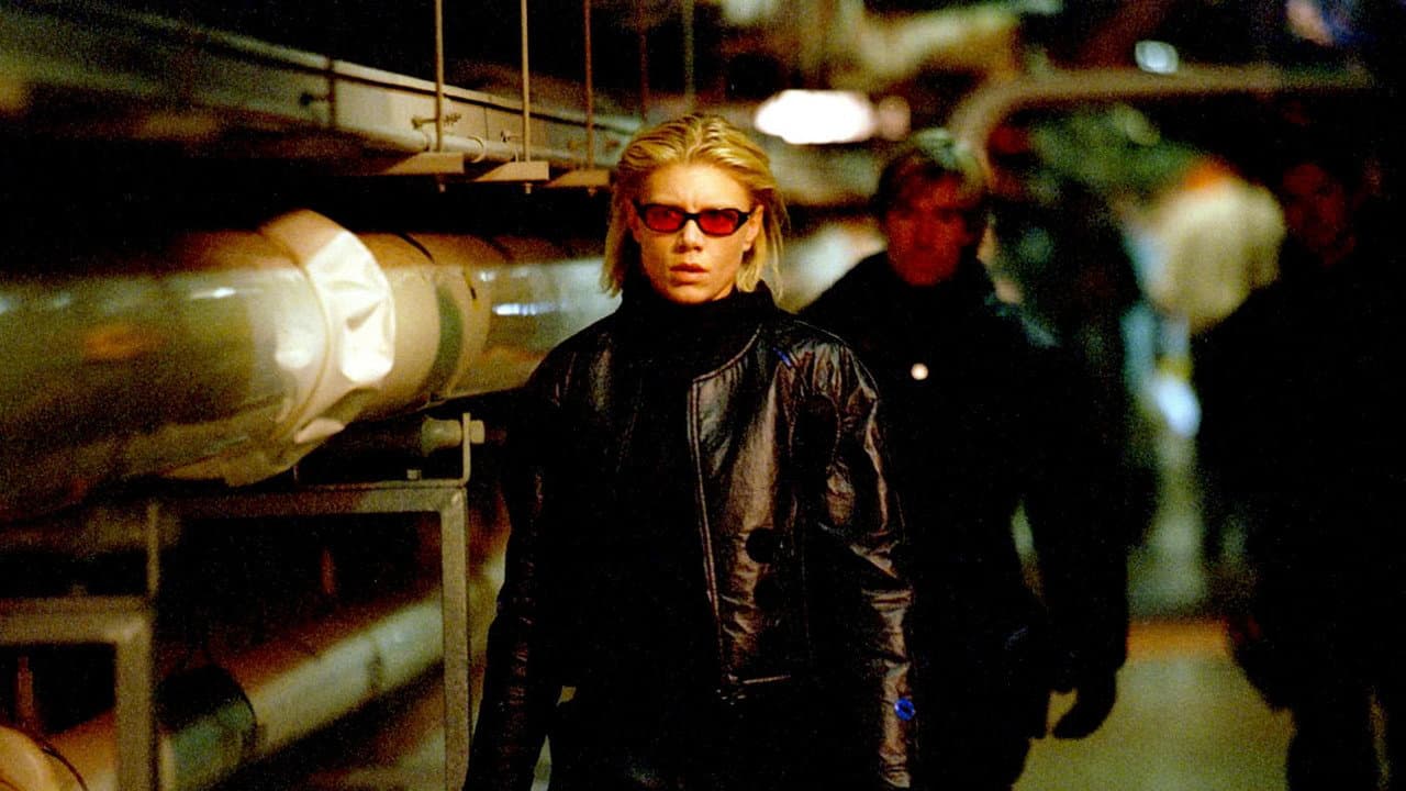 La Femme Nikita — backdrops 6