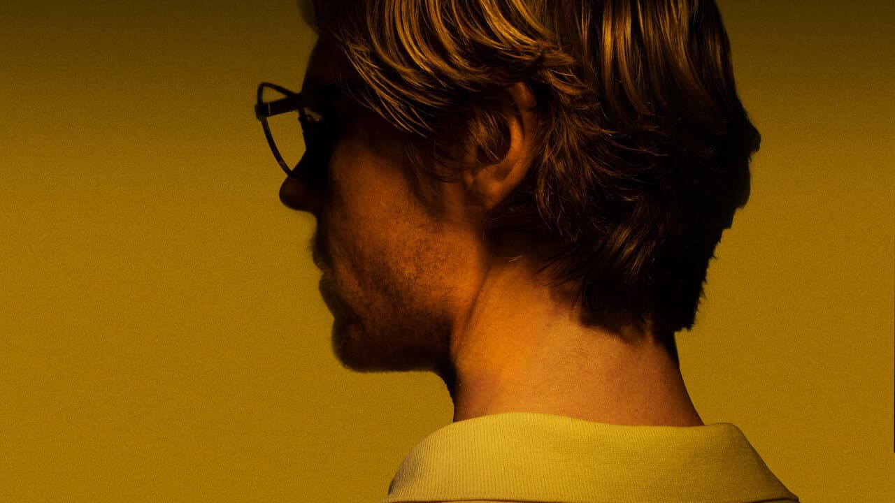 DAHMER - Monster: The Jeffrey Dahmer Story — backdrops 3