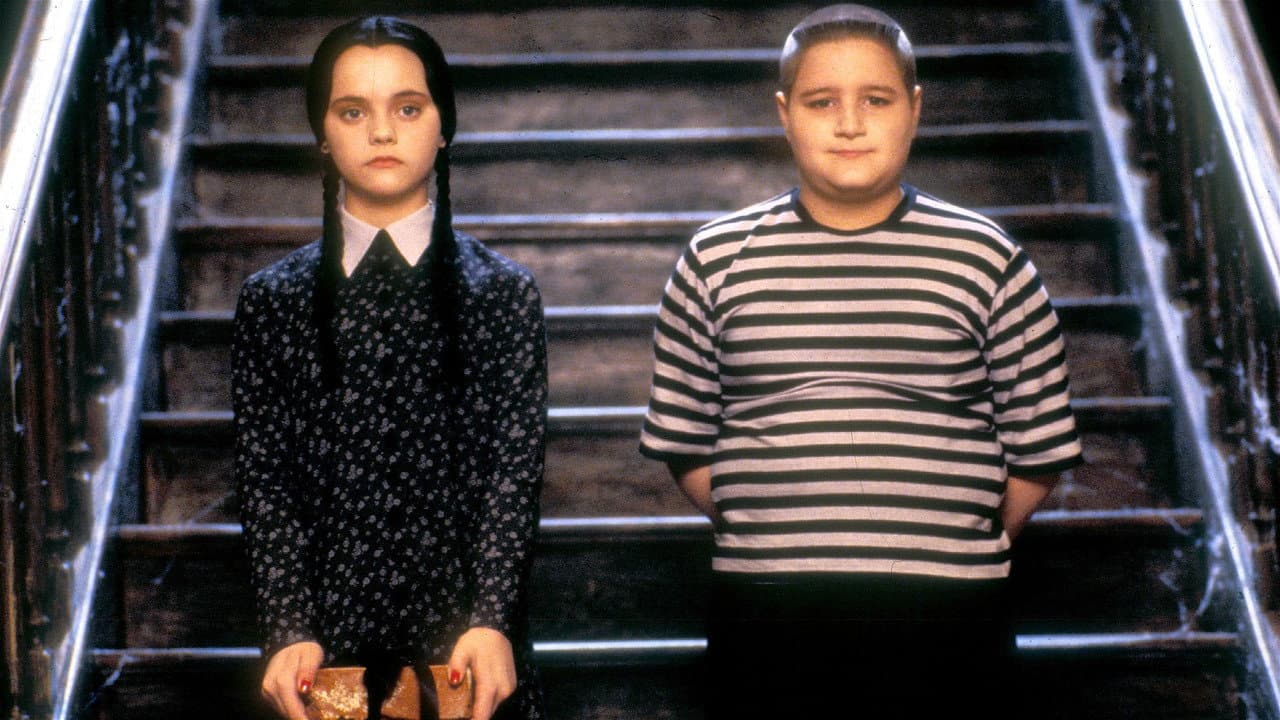 Addams Family Values — backdrops 7