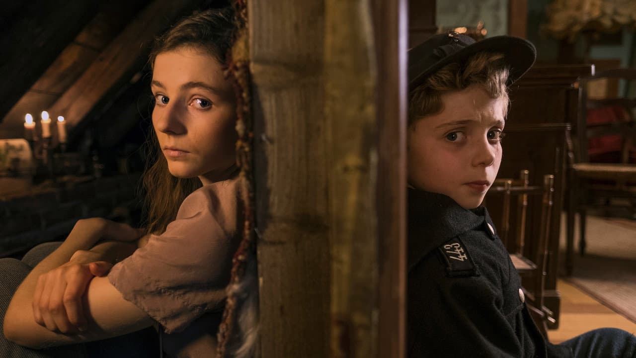 Jojo Rabbit — backdrops 3