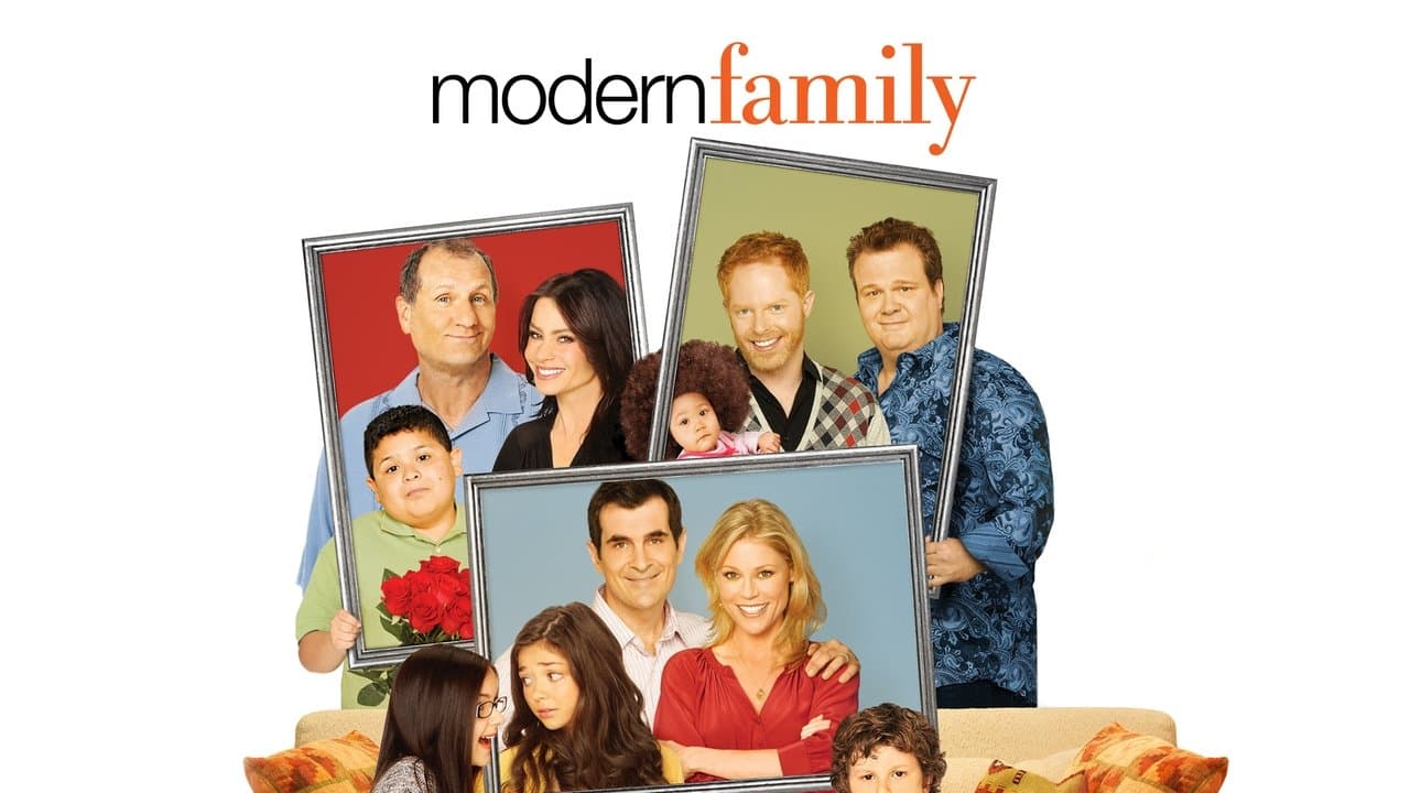 Modern Family — backdrops with title 7