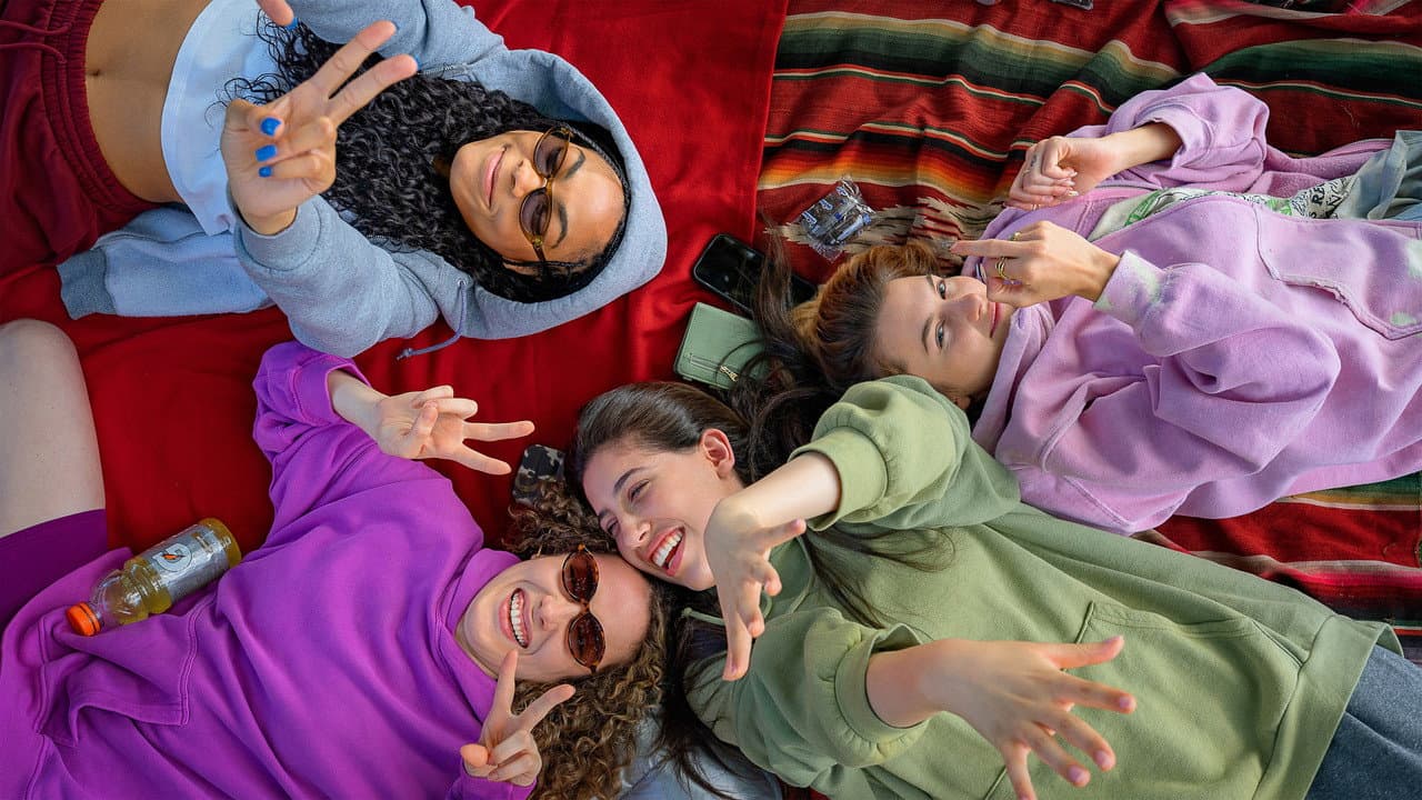 Roommates — backdrops 2