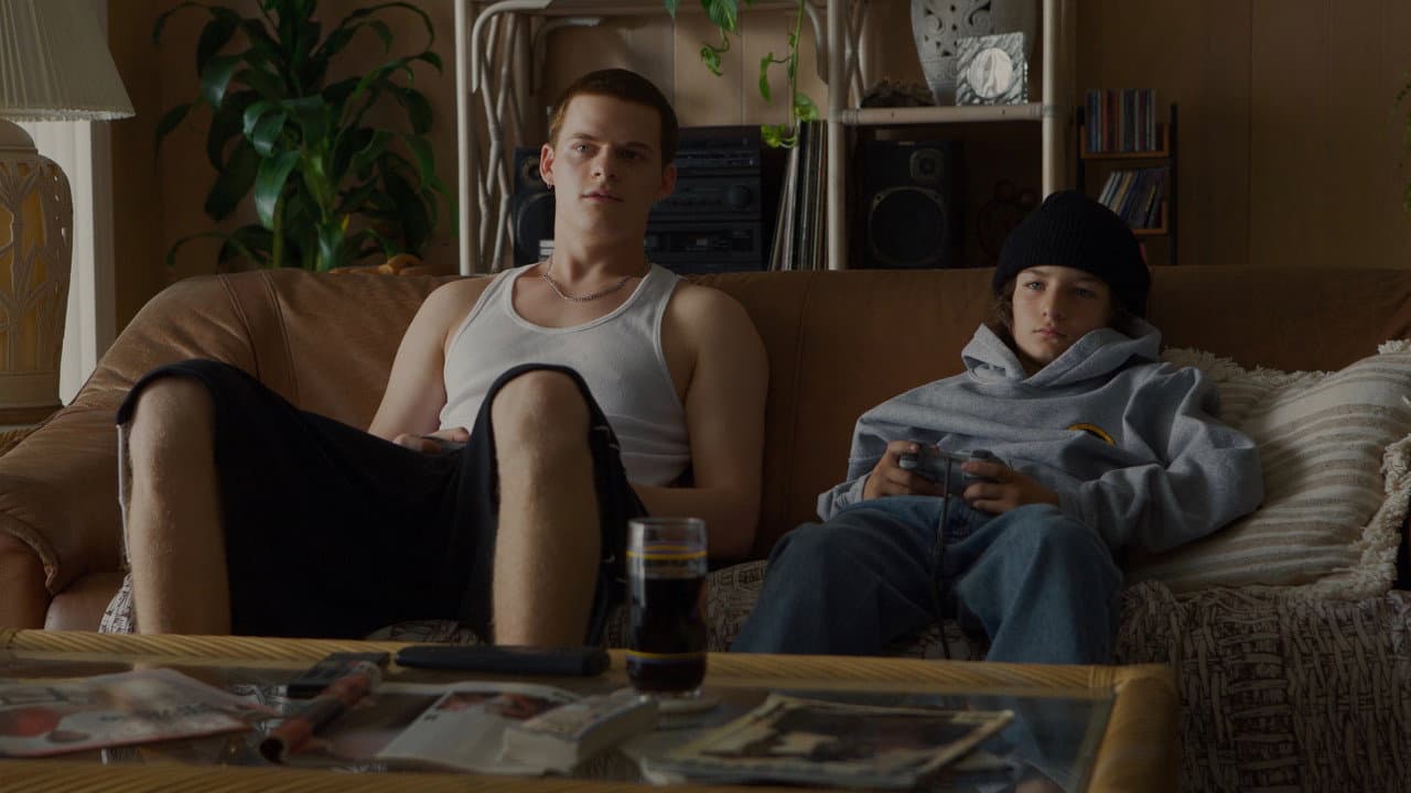 mid90s — backdrops 5
