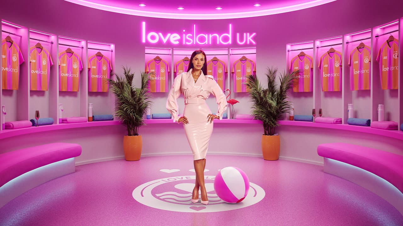Love Island — backdrops with title 2