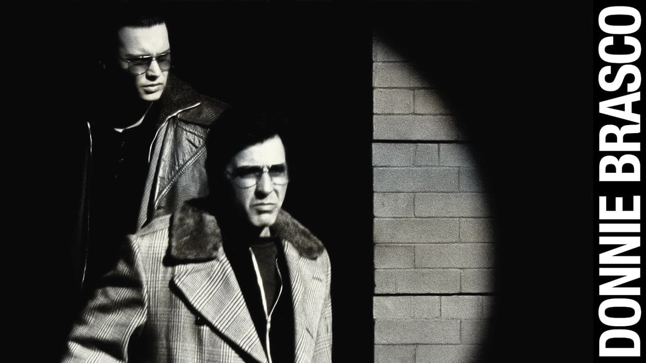 Donnie Brasco — backdrops with title 6