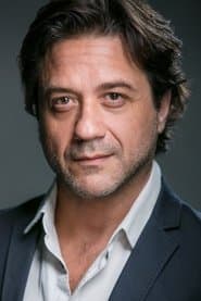 Photo of Enrique Arce