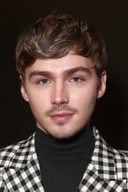 Photo of Miles Heizer
